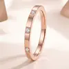 Anillo de Acero Inoxidable Que No Se Desvanece, Diseño de Nicho, Estilo Europeo y Americano de Moda Que No Se Desvanece, Anillo de Acero de Titanio Incrustado con Diamantes para Mujer