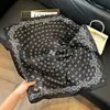 Bufanda Cuadrada Fina Estilo Coreano de Castaña para Mujer, Protección del Cuello, Bufanda Decorativa, Bufanda para Madre, Bufanda Cuadrada de Imitación de Seda, Venta al por Mayor
