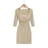 8693-26 Verão Estilo Coreano Slim-Fit Gola U Grande Liso Manga Média Cintura Marcada Bodycon Vestido Peça Única Bodycon