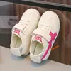 Otoño 2026 Nuevos Zapatos Suaves para Bebé Estilo Coreano Tenis Casuales para Niños y Niñas Zapatos Blancos