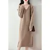 Otoño e Invierno Nuevo Vestido de Punto 100% Lana con Cuello en V para Mujer, Holgado, con Abertura, de Longitud Media, Elegante, Base, Jersey, Falda Larga