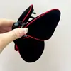 Pinza para el pelo de tiburón de moda de terciopelo con borde blanco, forma de mariposa negra flocada, Rojo de Año Nuevo 2025, Pasador de Otoño e Invierno para Mujer
