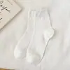 Calcetines Blancos para Mujer, Calcetines Finos de Malla para Primavera y Verano, Calcetines de Media Pantorrilla con Diseño Hueco, Calcetines Dulces sin Costuras con Volantes para Mujer