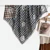 Pañuelo cuadrado de terciopelo de doble cara, dos tonos, estampado de leopardo, de alta gama, vintage de los 90, chal cálido para mujer, pañuelo de cuello de lujo ligero