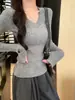 Suéter canelado sexy com decote em V para mulheres, nova coleção outono/inverno 2026, design elegante e simples, acinturado, efeito emagrecedor, blusa de manga longa