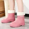 Nuevas botas de lluvia para mujer estilo coreano, engrosadas, resistentes al desgaste, impermeables y antideslizantes, con forro adicional de algodón para mayor calidez, perfectas para otoño e invierno, y con un diseño de media caña a la moda