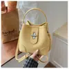 Bolsa de Mão Bolsa Saco Estilo Novo Primavera e Verão 2026 Bolsa Transversal Simples e Estilosa para Mulheres Bolsa Tote Pequena de Alto Valor para Mulheres