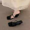 Primeiro Encontro: Chinelos de Luxo com Estampa de Leopardo para Mulheres, Verão 2026, Adequados para Saias, Sandálias de Tira Fina para Noite