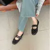 Nova Coleção Outono 2026: Sapatos baixos estilo francês com bolinhas pequenas, um laço e tiras duplas - Sapatos Mary Jane para mulheres