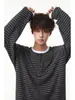 Sudadera con capucha Henley de dos piezas falsas, bloques de color a rayas para hombre, otoño, holgada, estilo retro universitario, marca moderna, camiseta casual de manga larga