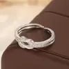 Colección de Anillos de Latón Plateado con Circonita de Moda Más Vendidos, Anillos de Plata de Lujo Ligero Transfronterizos, Versátiles para el Uso Diario