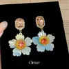 Pendientes de Flor de Resina con Flor Azul Claro y Aguja Plateada con Diamantes, Pendientes de Estilo Festivo a la Moda, Pendientes de Lujo Ligero de Alta Gama para Mujer