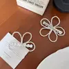 Presilha de Cabelo Nova Estilo Coreano Dongdaemun com Coração de Strass, Flor de Pérola para Mulheres, Exquisita Presilha Bico de Pato, Doce Acessório de Cabelo Lateral