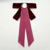 Pajarita para Mujer Estilo Británico Retro Cuello de Camisa Terciopelo Negro Lazo Decorativo Broche de Moda Flor Accesorio de Cuello