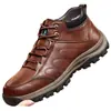 Sapatos masculinos para atividades ao ar livre Novos 2023 forrados com fleece quentes para esportes ao ar livre lazer sapatos de couro simples viagem inverno montanhismo sapatos masculinos