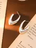 Aretes Acrílicos Irregulares con Flor en Forma de C Transfronterizos Europeos y Americanos Simples Combinables Elegantes Pendientes de Botón Moda para el Trabajo Pin para la Oreja