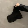 Botas Femininas da Moda para Aumentar a Altura 2026, Novas Botas Curtas Emagrecedoras e Modernas para Mulheres Baixas, Botas Martin com Solado Grosso para Outono