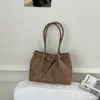 Bolso de mano grande de diseño simple transfronterizo para mujer, bolso de hombro único versátil, bolso tote de gran capacidad de nicho de lujo ligero