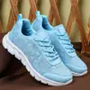 Jinjiang Zapatos Fríos Pegajosos Malla Transpirable Tenis Casual Suela Suave Cómodos Zapatos para Correr al Aire Libre Zapatos Blancos Modernos que Combinan con Todo