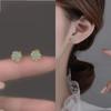 Aretes Verde Esmeralda para Mujer, Pequeños, Versátiles, Aretes de Alta Gama, Aretes de Celebridad de Internet, Estilo K, Nuevos Aretes de Moda para Madres de Mediana Edad