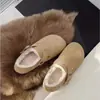 Nova coleção Outono/Inverno 2026: Sapatos slip-on estilo Birkenstock, totalmente fechados e forrados com fleece para mulheres, versáteis e fáceis de calçar, adequados para uso casual ao ar livre e com um design peludo antiderrapante.
