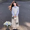 Conjunto de Dos Piezas de Sudadera con Cuello Polo de Manga Larga y Pantalones Anchos Casuales con Mariposas, Moderno y Único, para Niñas, para Primavera y Otoño 2026