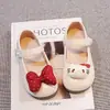 Zapatos sueltos KT performance gato primavera y otoño nuevos zapatos de cuero para niños lindos niños zapatos de princesa para niños suela suave caricatura marrón