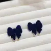 Pendientes de Moda con Lazo, Geométricos Elegantes, Diseño Minimalista de Nicho, Terciopelo Lindo Versátil Corazón Pendientes de Botón de Lujo Ligero