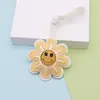 Nuevo Colgante de Llavero con Colgante de Daisy Sunflower Smiley Face de Cuero PU Tridimensional para Accesorios de Bolso Venta al por Mayor