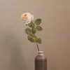 Flor Artificial Rosa de Borde Único de Coca-Cola Estilo Europeo Lujo Ligero Flor de Seda Decoración de Mesa de Comedor Accesorios de Fotografía Floral Ramo de Flores Suaves