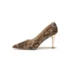 Zapatos de tacón de aguja de punta fina con estampado de serpiente 6681-71 para mujer, estilo europeo y americano, escotados, elegantes, versátiles para el trabajo diario y profesional