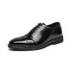 Sapatos de couro de bico fino para negócios transfronteiriços, sapatos casuais brogue bicolores versáteis, sapatos com tira Monk de tamanho grande, sapatos de escritório para homens