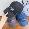 Gorra de Béisbol Estilo Americano Desgastada para Mujer con Bordado de Letras, Mezclilla Lavada, Ala Ancha, Visera para Adelgazar la Cara, Protección Solar, Gorra de Pico para Hombre