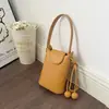 Bolso cruzado de verano moderno para teléfono móvil, bolso tipo cubo versátil, bolso cuadrado mini de un solo hombro ligero de alta gama para el día a día