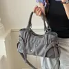 Bolsa de Ombro Studded de Nicho para Mulheres 2026 Nova Moda de Verão Retro Versátil para o Dia a Dia Bolsa de Ombro Única Bolsa Transversal