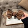 Clip de malla con burbujas de nube para mujer, novedad de 2024, horquilla de alta gama con forma de tiburón y plumas grandes, para el pelo, con forma de flor