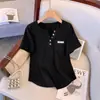 Camiseta Plus Size com Decote V, Ombro Direito, Manga Curta para Mulheres, Verão, Novo, Gordura mm, Solta, Efeito Emagrecedor, Top Irregular