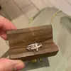 Anillo Abierto de Moda Minimalista con Cruz para Mujer, Estilo Fresco, Lujo Ligero, Sensación de Alta Gama, Venta al por Mayor de una Pieza