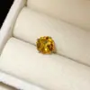 Brincos de Tarraxa Redondos com Diamante Embutido em Aço Inoxidável para Mulheres Moda Versátil Brincos Toque de Luxo Leve Design de Brincos Senso de Design Nicho