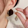 Aretes de amor de diamante azul de alta calidad para mujer 2024 nueva moda temperamento versátil perla corazón aretes aretes