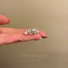 Estrelas Cintilando! Anel Barroco de Pérola com Zircônia Exquisito para Meninas, Anel Empilhável para Dedo Indicador com um Toque de Luxo Leve e de Alta Qualidade