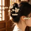 Clivia hojas verdes ramas florales mariposa aleación palillo para el pelo estilo antiguo qipao hanfu recogido accesorios para el pelo base soporte DIY nácar