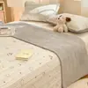 Funda de Cama de Algodón Puro Engrosada Pieza Única Un Lado Felpa de Leche Un Lado Sábana de Cama Completamente de Algodón Tatami Protector de Cama Más Terciopelo Juego de Tres Piezas