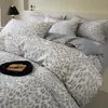 Otoño e Invierno Nuevo Juego de Cama de Algodón Cepillado 60s de Cuatro Piezas Algodón Puro Todo Algodón Engrosado Cálido Estampado Funda de Edredón Suave Suministros