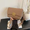 Bolsa pequena retrô de alta qualidade feminina 2026 nova de verão versátil bolsa de ombro único bolsa transversal bolsa quadrada pequena de comércio exterior transfronteiriço