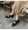 Outono de 2026 Sapatilhas Vintage Desgastadas em Couro Integral com Design de Nariz de Porco, Sapatos Simples Modernos Internos e Externos para Pés Largos, Calçados Femininos Feitos à Mão
