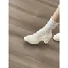 Sapatos Chunky de Salto Alto Estilo Francês Retrô Branco para Mulheres, Novo Modelo de Primavera 2026, Versátil com Saias, Sapatos Mary Jane que Aumentam a Altura