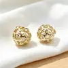 Cobre bañado en oro, circonita cúbica que retiene el color, colgante de bola de flor hueca de trébol de cuatro hojas en forma de corazón, accesorio para joyería DIY, pulsera, collar