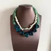 Collar vintage de cuentas de piedra irregular verde de doble capa, retro de alta gama, gargantilla elegante y con estilo