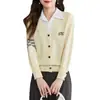 Suéter de punto falso de dos piezas con cuello de camisa, se puede usar fuera del suéter para mujer, nuevo top elegante Otoño e Invierno 2025 con camisa de base